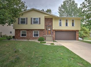 4556 Lawson Dr, Decatur, IL 62526