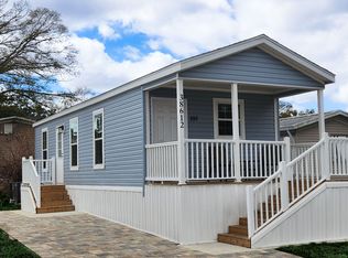 7820 Wire Rd #105, Zephyrhills, FL 33540