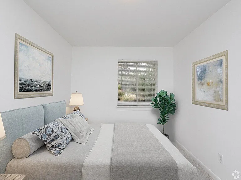 The Pointe at Augusta — Photo 9