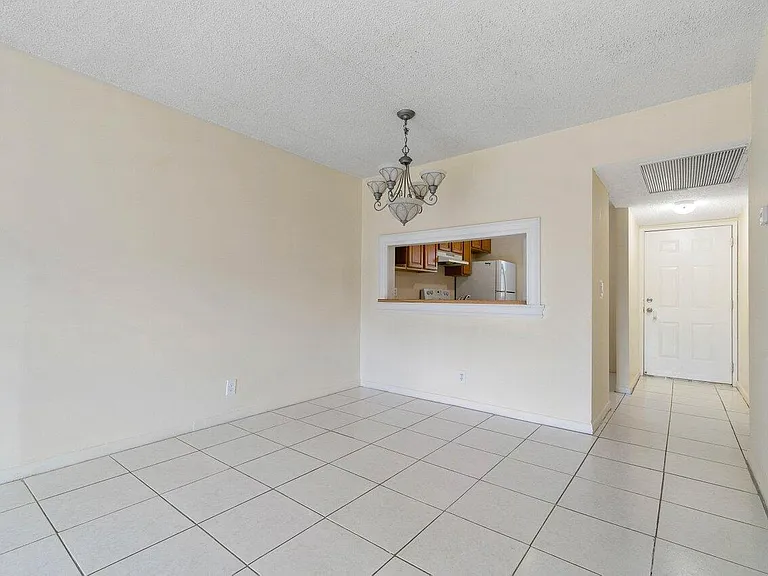 6736 Palmetto Cir S #105 — Photo 11