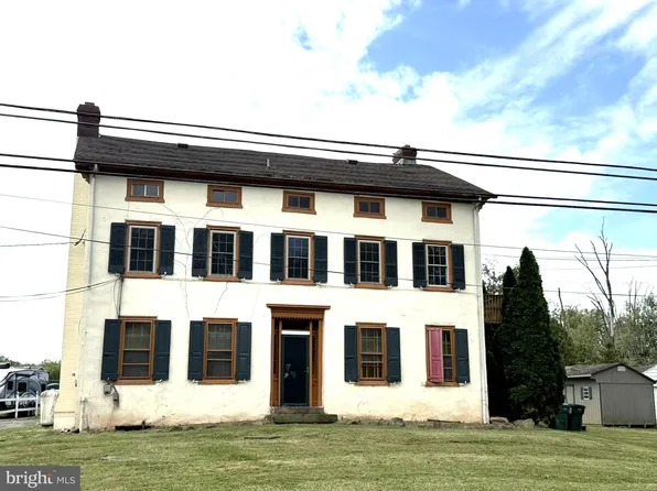 2022 E Main St, Douglassville, PA 19518