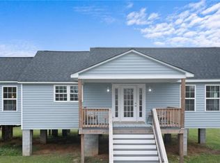 10104 Smiley Rd, Hayes, VA 23072