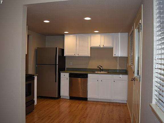 5th image of 3903 E 18th St APT 18