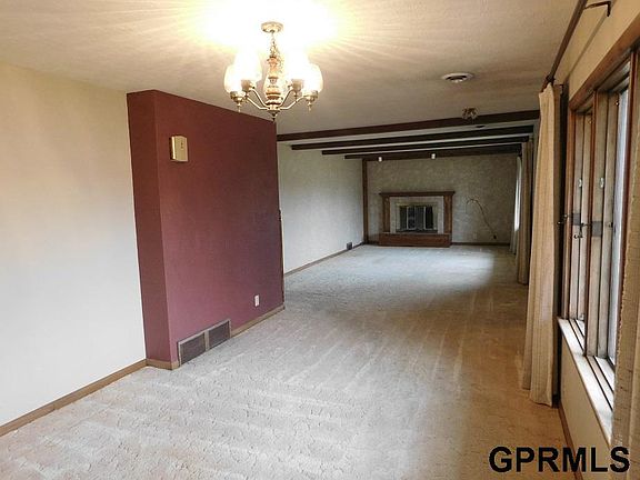 4th image of 205 E Main St