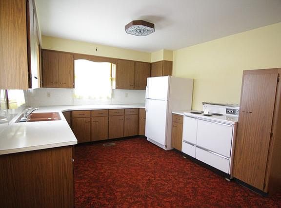 2nd image of 57 Manhattan Dr