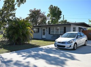 2700 Elmwood St, Fort Myers, FL 33901