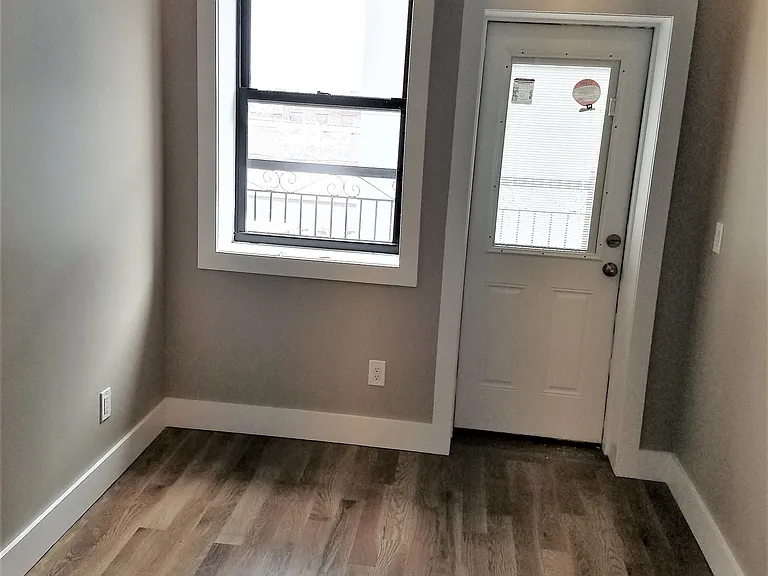 344 McGuinness Blvd #2R — Photo 3