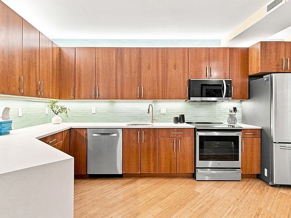 5th image of 24 Bay State Rd Unit 4
