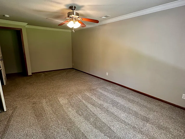 8100 E Mount Hope Rd — Photo 18