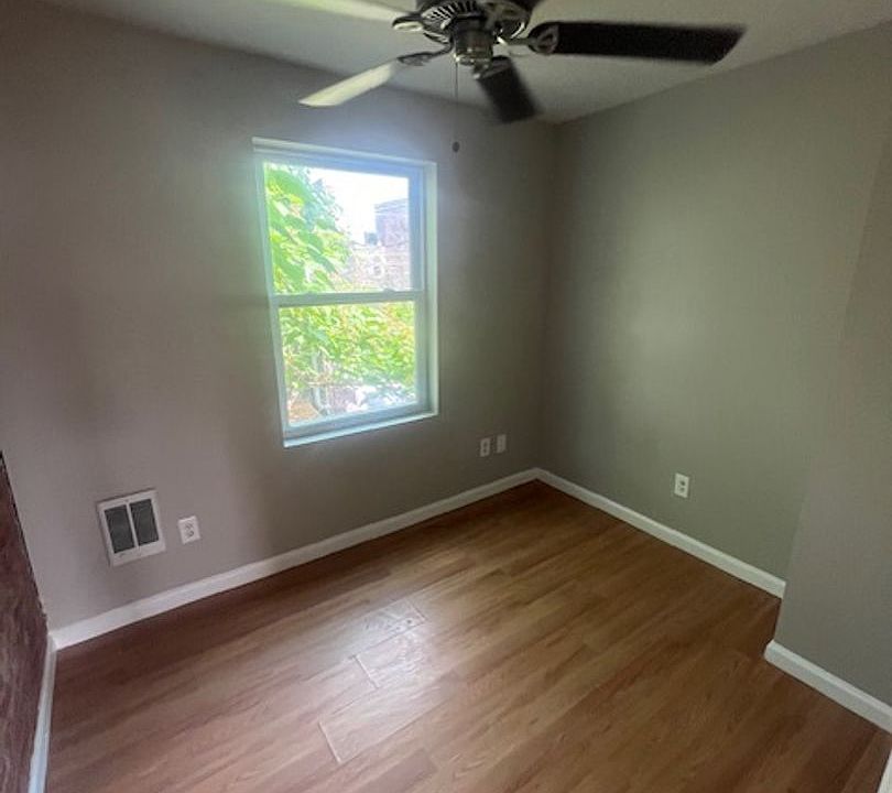 2nd image of 3374 Amber St Floor 2