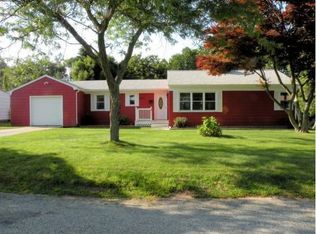 12 Cove Dr, Niantic, CT 06357