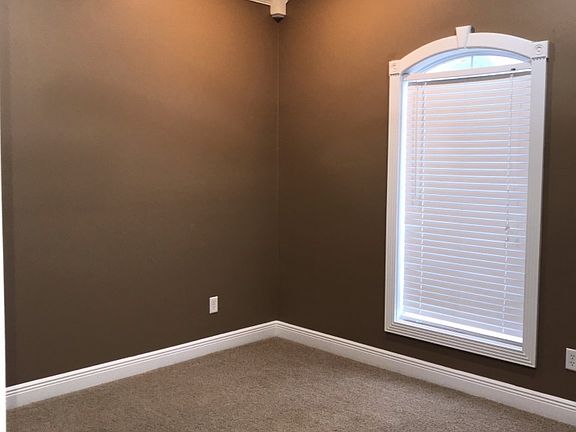 2nd image of 118 Gretchens Walk
