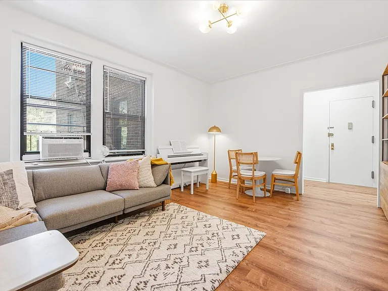 6264 Saunders St #3P — Photo 14