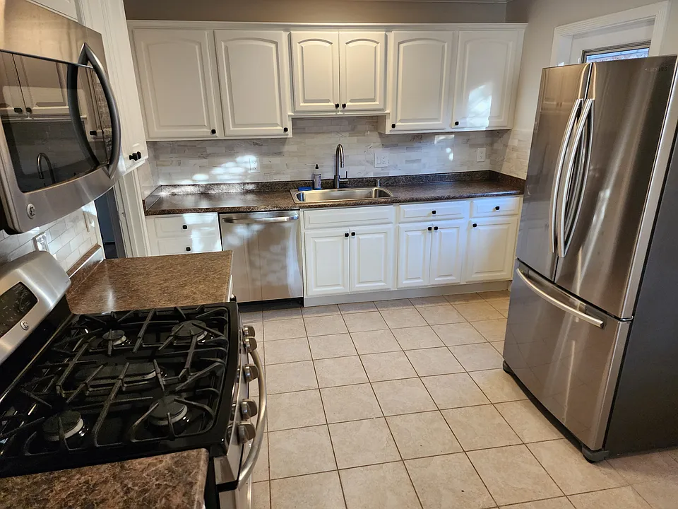 Kitchen with appliances