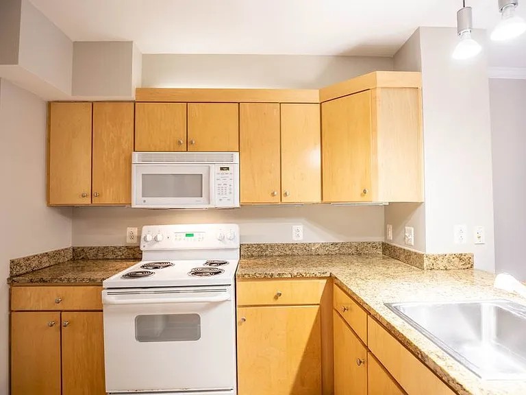 631 D St NW #435 — Photo 8