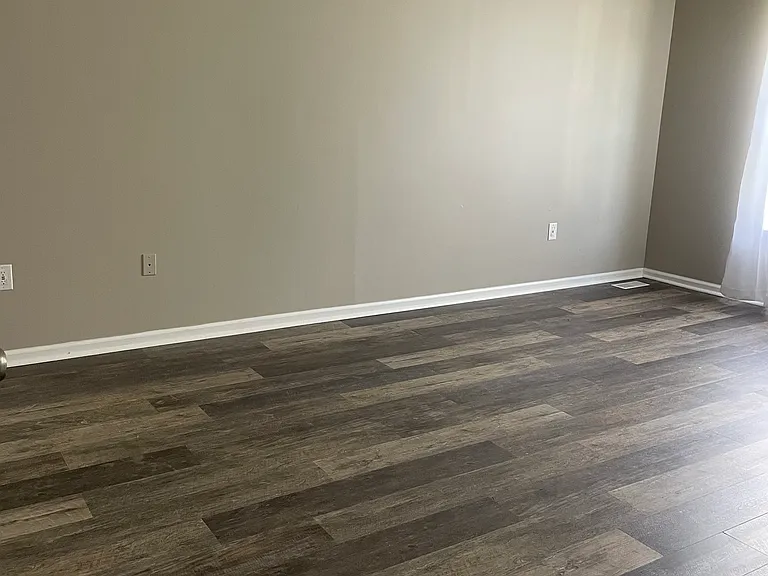 435 Park Ave — Photo 13
