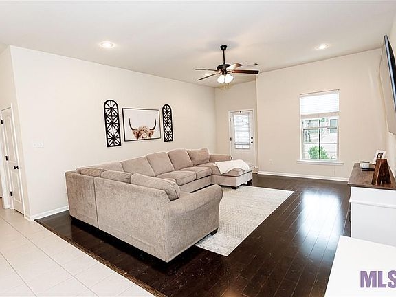3rd image of 1953 Meadow Oak Dr