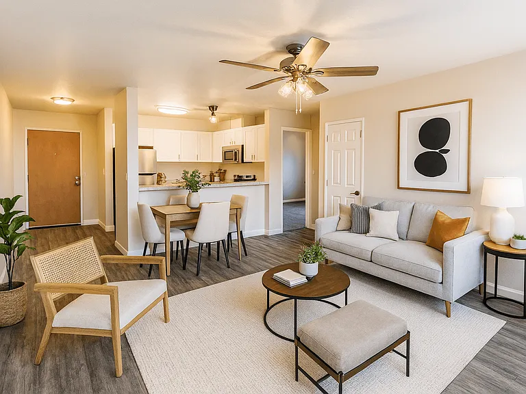 Broadway Towers Apartments — Photo 1