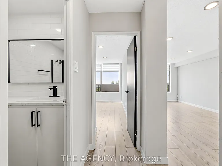 2350 Dundas St W #2911A — Photo 13