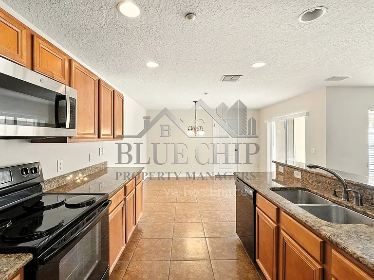13800 Golden Russet Dr — Photo 17