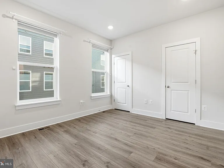 116 Crown St — Photo 21