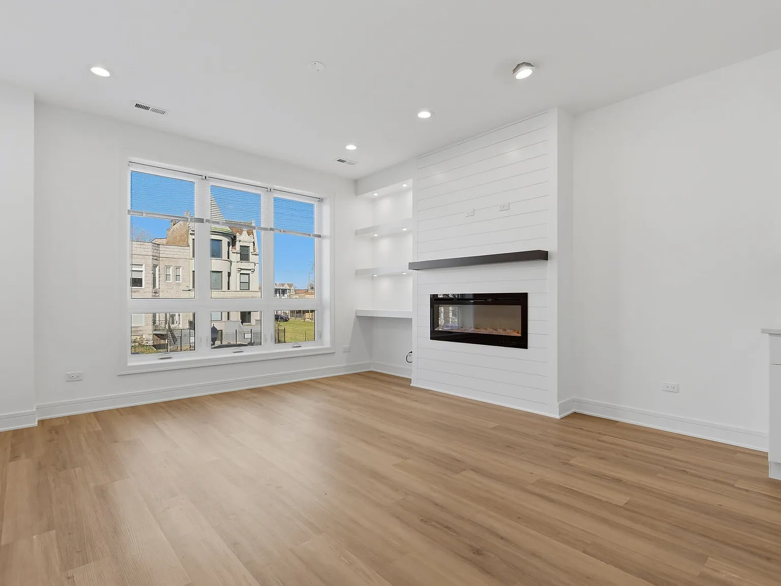 3 bed, 1650 sqft, $3,150 — Photo 4
