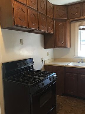 4th image of 425 E 200 S APT 25