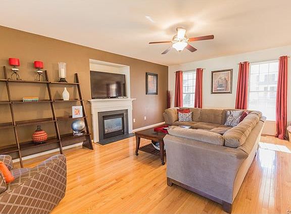 3rd image of 4900 Parsons Walk Pl