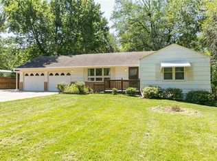 1019 NE Lindberg Dr, Kansas City, MO 64118