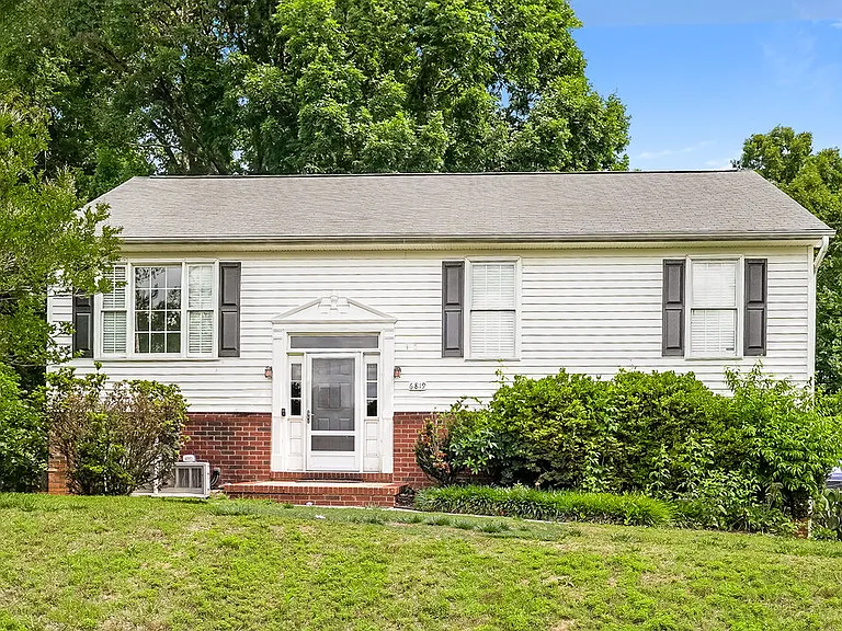 6819 Salem Quarter Rd — Photo 1