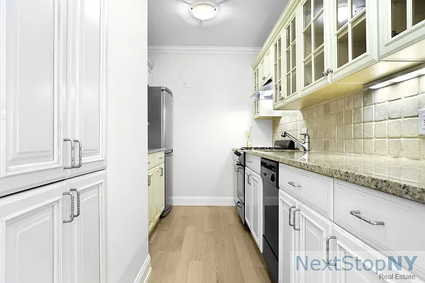 Rented by NextStopNY | media 15
