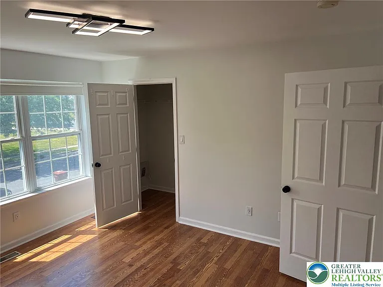 2593 Halleck Dr — Photo 25