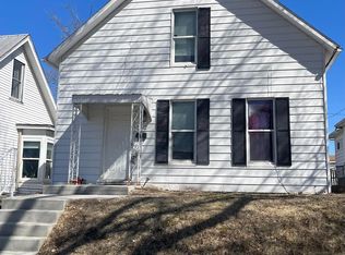 702 S 8th St, Burlington, IA 52601