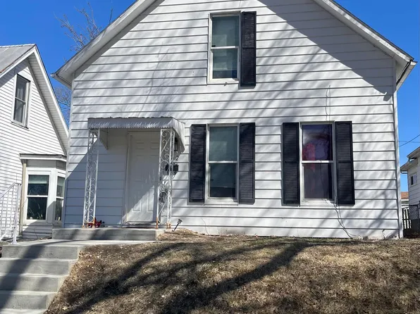 702 S 8th St, Burlington, IA 52601