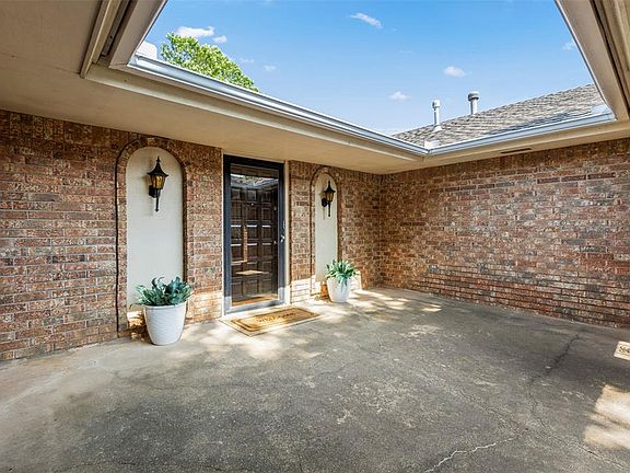 4th image of 9605 S Allen Dr