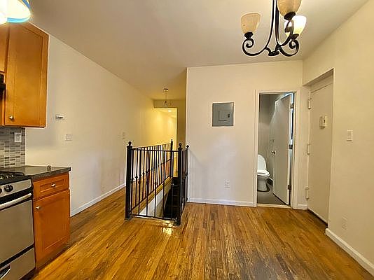4th image of 980 Bergen St APT 1A