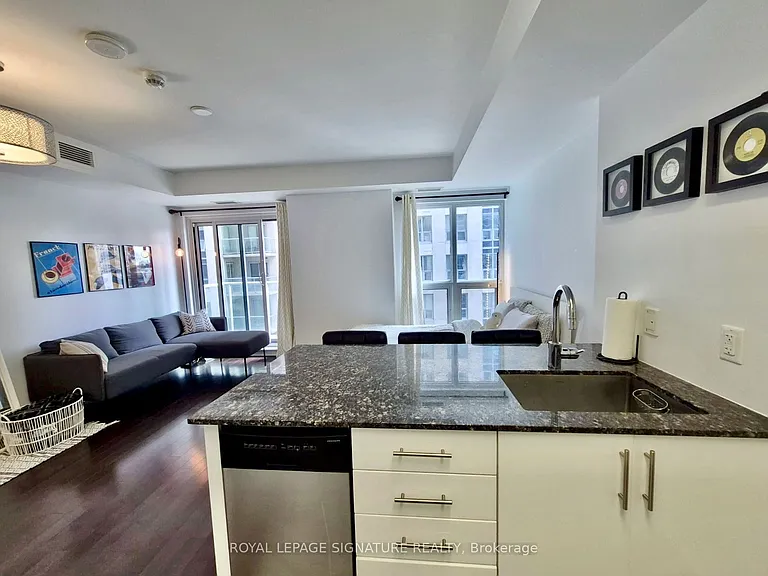 242 Rideau St #1208 — Photo 10