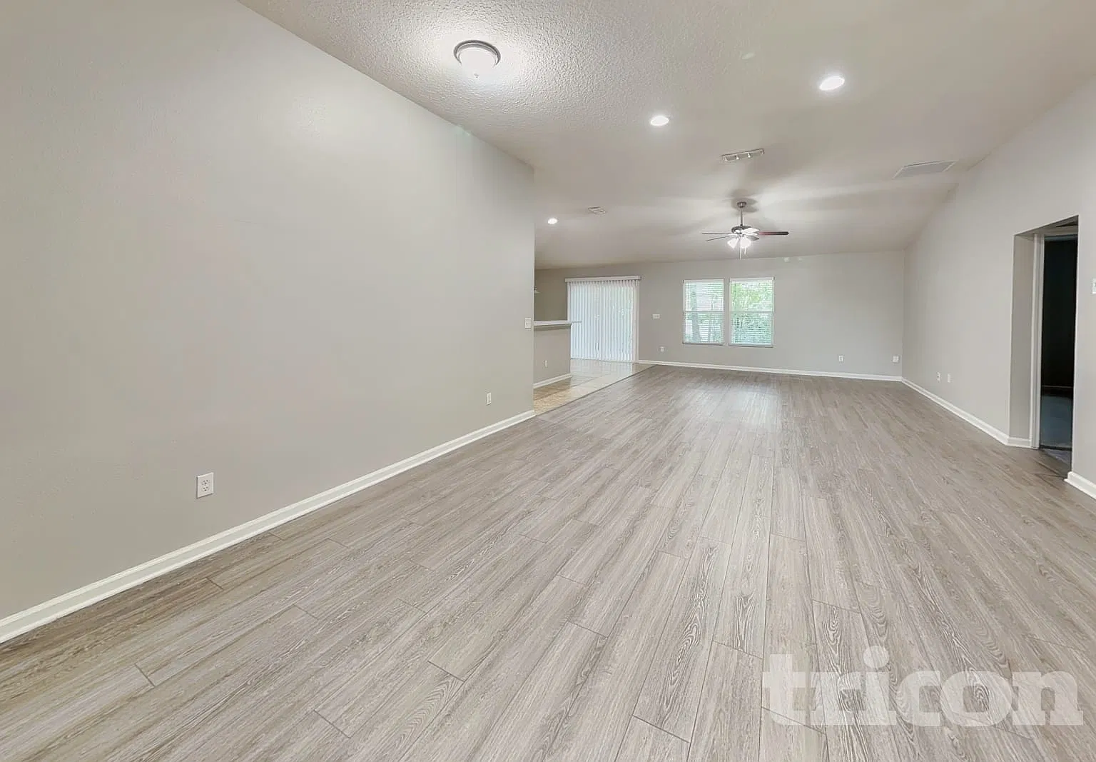 6449 Rolling Tree Street Jacksonville FL — Photo 2