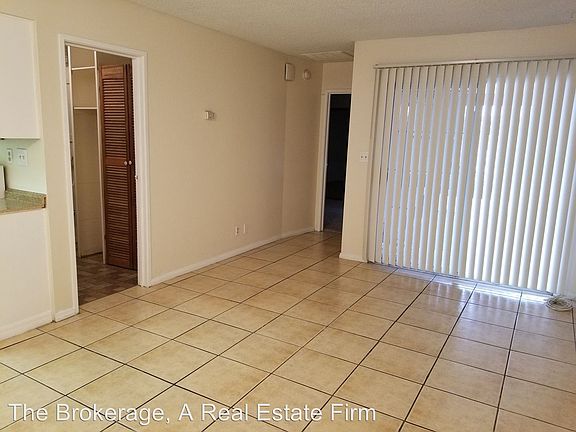 3rd image of 457 N Lamb Blvd