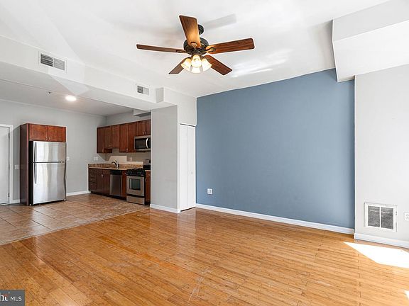 5th image of 800 N 2nd St APT 5
