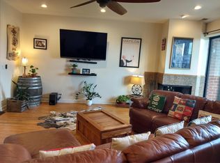 2003 W Superior St APT 2E, Chicago, IL 60612
