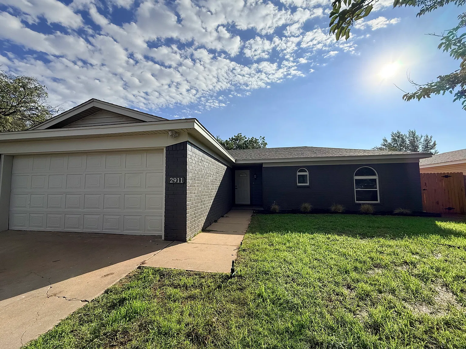 3 bed, 1759 sqft, $2,200 — Photo 3