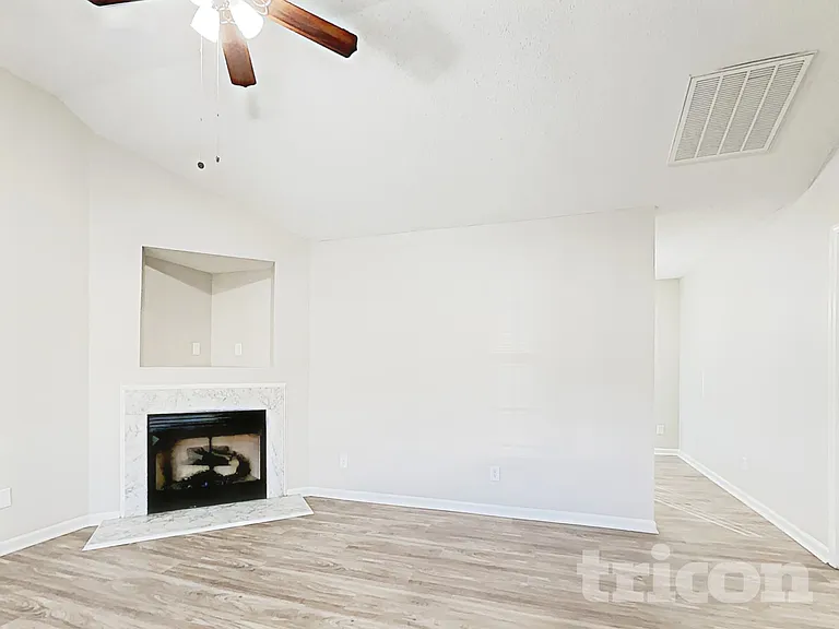 9408 Northwoods Forest Dr — Photo 2