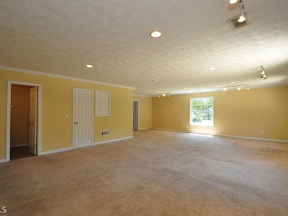 4th image of 1313 N Davis Rd