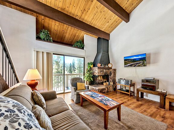2nd image of 1001 Commonwealth Dr #212