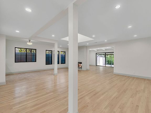 5th image of 4316 Bellaire Ave