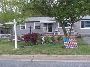 7853 E Shore Rd, Pasadena, MD 21122