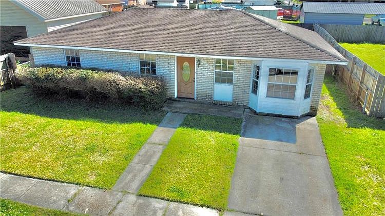 1st image of 2208 Kingfisher Dr