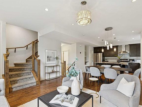 5th image of 922 S 3rd Ave NW #1