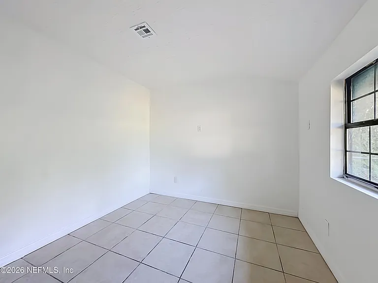 101 S Oakridge Ave — Photo 13